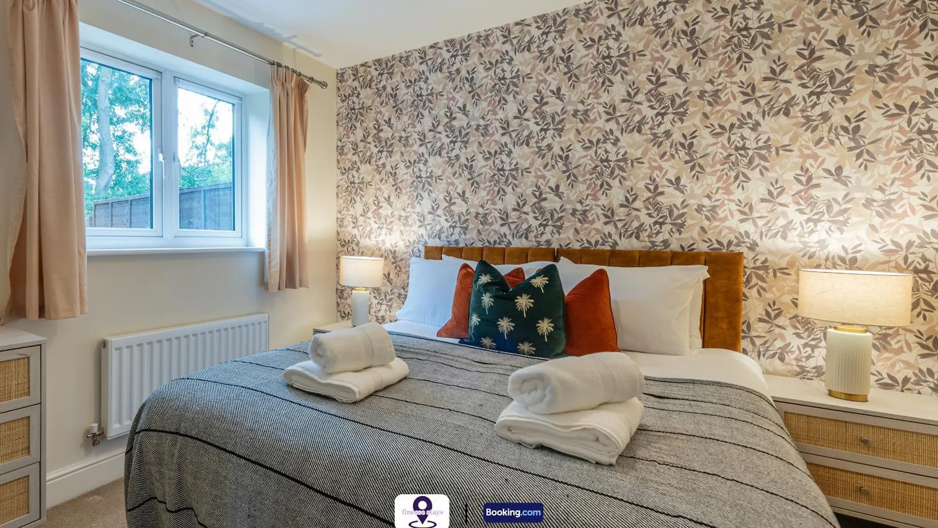Last-Minute Specials ! Summer Days L Rtm Stay L 4 -Bed House By Finesse Stays Short Lets & Serviced Accommodation Wakefield With Parking, Contractors Stanley  بيت للعطل