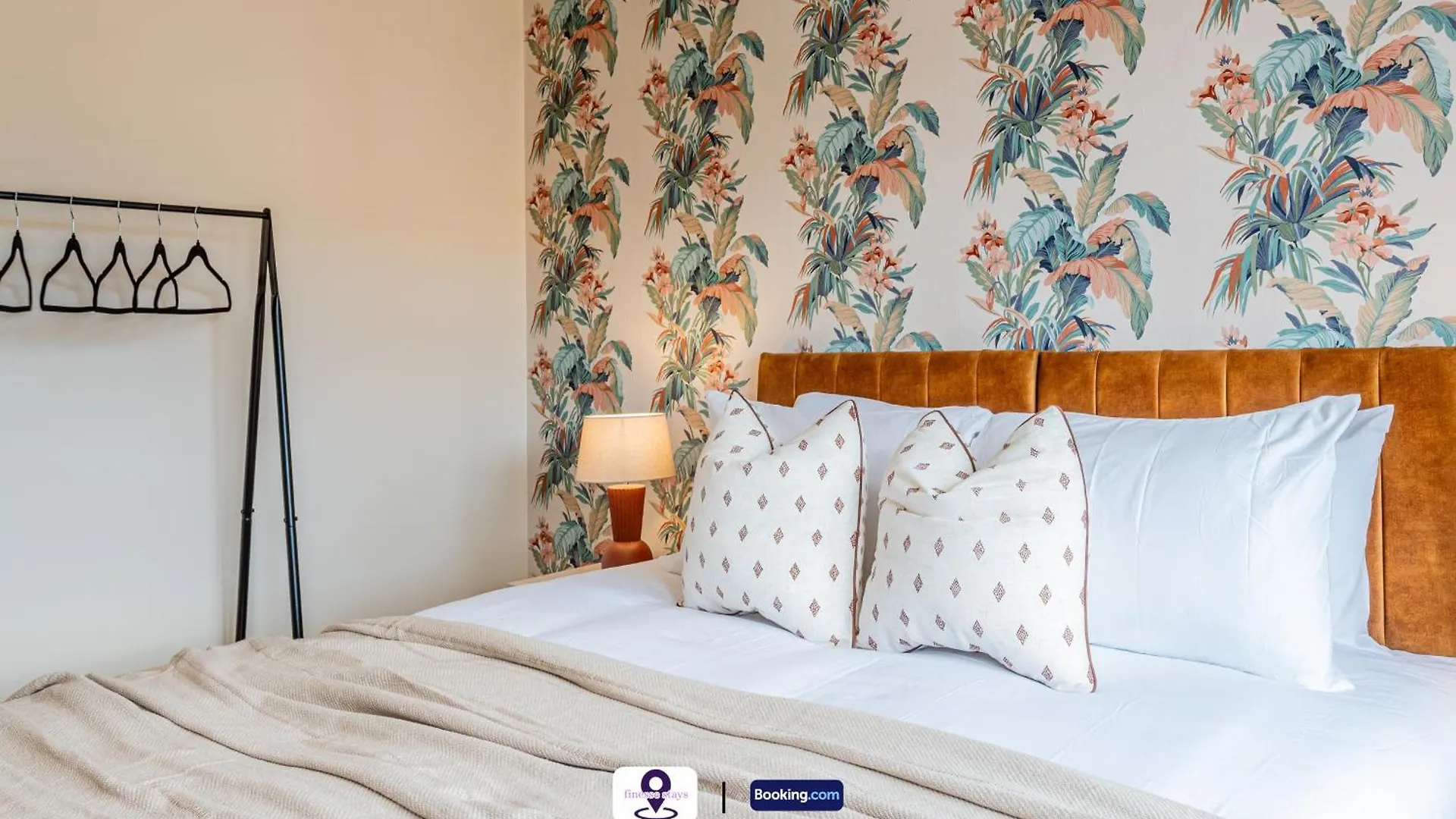 Last-Minute Specials ! Summer Days L Rtm Stay L 4 -Bed House By Finesse Stays Short Lets & Serviced Accommodation Wakefield With Parking, Contractors Stanley  المملكة المتحدة