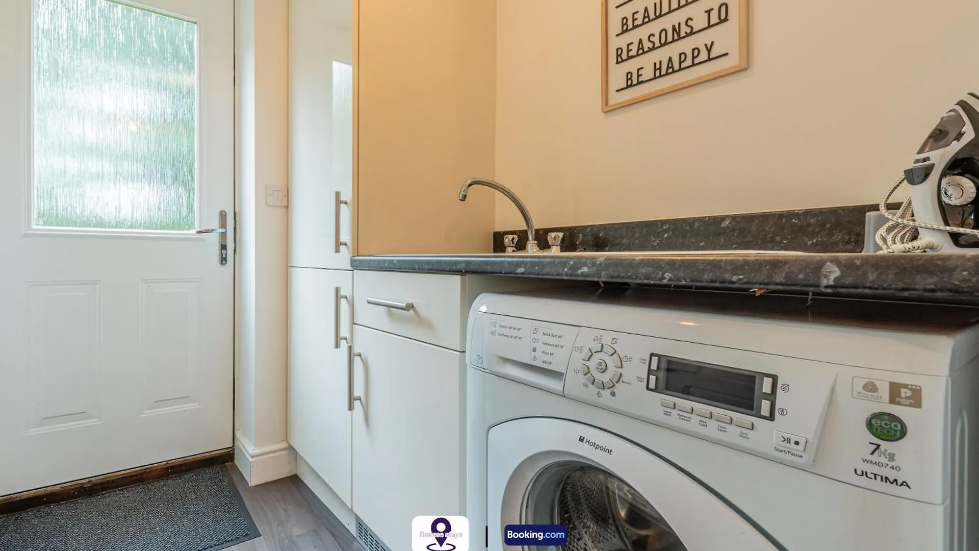 بيت للعطل Last-Minute Specials ! Summer Days L Rtm Stay L 4 -Bed House By Finesse Stays Short Lets & Serviced Accommodation Wakefield With Parking, Contractors Stanley  المملكة المتحدة