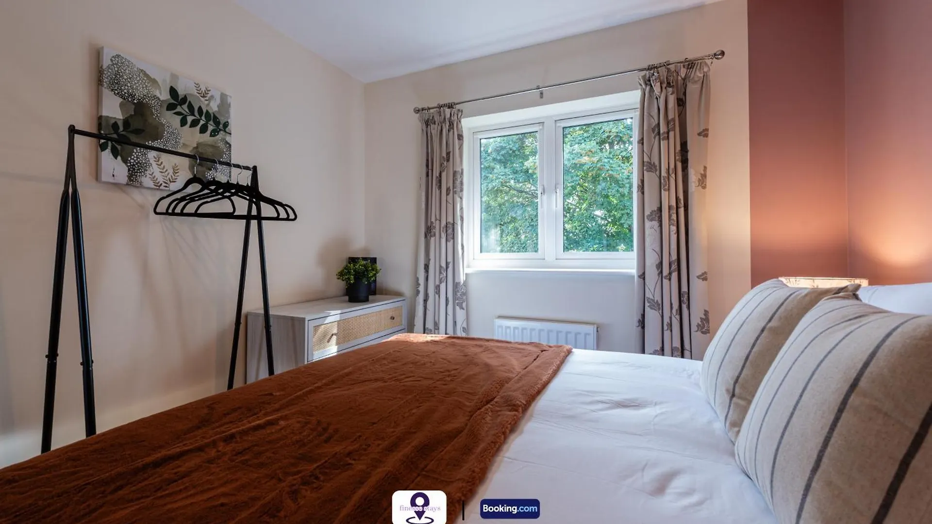 Last-Minute Specials ! Summer Days L Rtm Stay L 4 -Bed House By Finesse Stays Short Lets & Serviced Accommodation Wakefield With Parking, Contractors Stanley  0*, Stanley (West Yorkshire) المملكة المتحدة